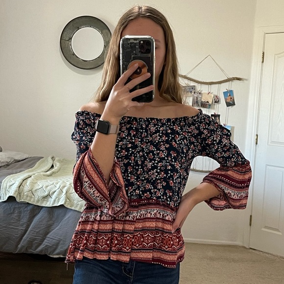 iris Tops - Brand: Iris size S/ Flowy shirt with different patterns
